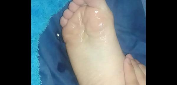  Spit feet girl - Saliva pies mujer